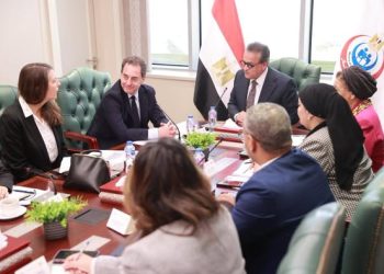 نائب رئيس الوزراء وزير الصحة يستقبل السفير الفرنسي لبحث تعزيز التعاون الصحي