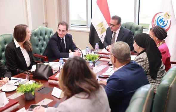 نائب رئيس الوزراء وزير الصحة يستقبل السفير الفرنسي لبحث تعزيز التعاون الصحي