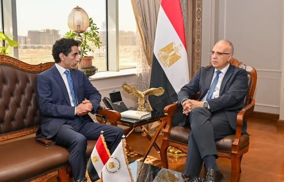 وزير الري يلتقي المدير التنفيذي للشبكة الإسلامية لتنمية وإدارة مصادر المياه التابعة لمنظمة التعاون الإسلامي