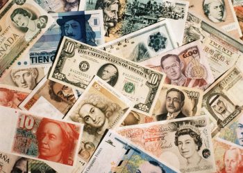 أسعار العملات في مصر اليوم الأحد