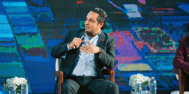 عمرو فتحي: إي آند مصر ترسخ استراتيجية ذكاء اصطناعي مستدامة قائمة على البيانات والحوكمة والتحول المؤسسي الشامل