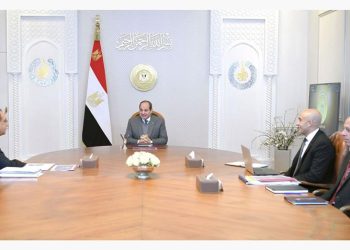 الرئيس السيسي يجتمع مع رئيس الوزراء ووزير التربية والتعليم