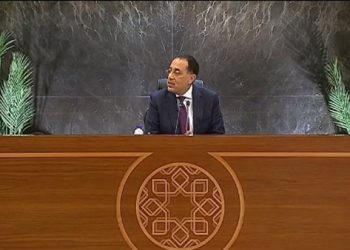 رئيس الوزراء يستعرض تقرير الموقف التنفيذي لمبادرة الرئيس لإنهاء قوائم انتظار العمليات