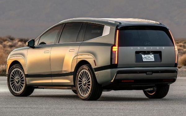 مواصفات هيونداي ايونيك 9 موديل 2026