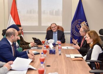 رئيس هيئة الدواء المصرية يبحث مع ممثلي شركة «إيبيكو» تعزيز التعاون وتوطين الصناعات الدوائية المتطورة