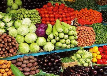 أسعار الخضار والفاكهة في الأسواق اليوم الجمعة