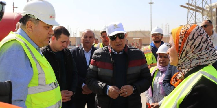 وزير الكهرباء يتفقد محطة الربط الكهربائي المصري السعودي العملاقة جهد 500 كيلو فولت تيار مستمر بمدينة بدر