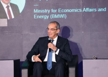 وزير الاتصالات: التحول الرقمي وسيلة لتحسين الخدمات الحكومية وتبسيط الإجراءات