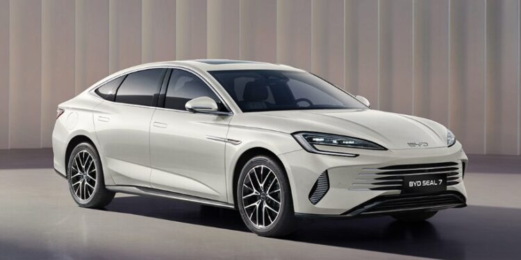 أسعار BYD سيل 6 الهجينة في السعودية