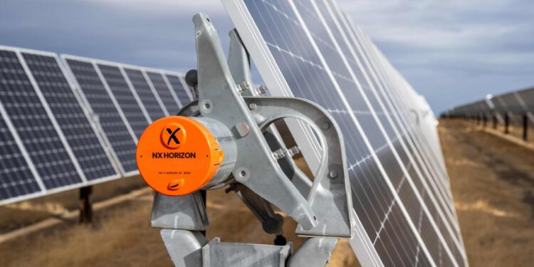 نكستباور العربية تورد أنظمة تتبع شمسية بقدرة 2.25 جيجاواط لمشروع بيشة