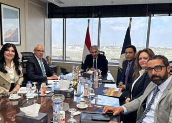 وزير السياحة والآثار يناقش خطة تسويقية متكاملة للمتحف القومي للحضارة المصرية