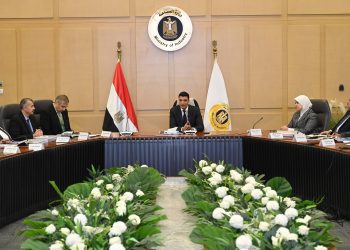 وزير الصناعة يترأس مجلس إدارة مركز تحديث الصناعة لإطلاق مرحلة جديدة ترتكز على الابتكار والاستدامة