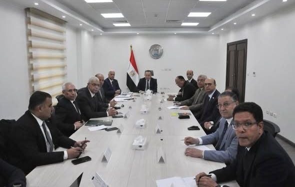 وزير التعليم العالي يجتمع بعدد من رؤساء الجامعات الأهلية لمتابعة انتظام الدراسة بالفصل الدراسي الثاني