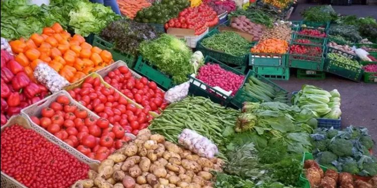 أسعار الخضار والفاكهة في الأسواق اليوم الأحد