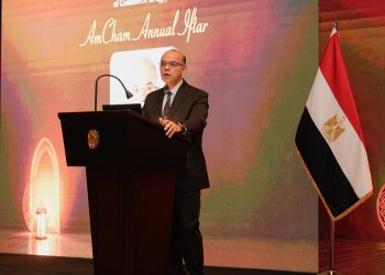 وزير الاستثمار يستعرض خارطة طريق شاملة لتحسين بيئة الأعمال