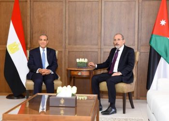 وزير الخارجية يبحث مع نظيره الأردني في عمّان تطورات التصعيد الإقليمي ويؤكد تضامن مصر الكامل مع الأردن