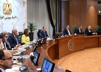 رئيس الوزراء يترأس اجتماع مجلس المحافظين اليوم