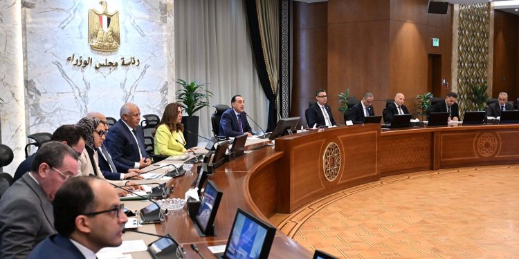 رئيس الوزراء يترأس اجتماع مجلس المحافظين اليوم