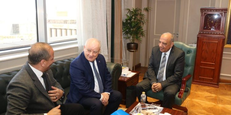 وزير الكهرباء يبحث مع مسؤولي روسآتوم وآتوم ستروى إكسبورت تطورات مشروع محطة محطة الضبعة النووية
