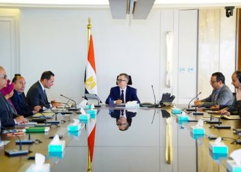 وزير التخطيط يبحث مع رئيس مركز المعلومات ودعم اتخاذ القرار تعزيز التعاون في متابعة أداء برنامج الحكومة وخططها