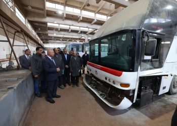وزير النقل يتفقد المركز الفني للصيانة والإصلاح بميت حبيش بطنطا التابع للشركة القابضة للنقل البحري والبري