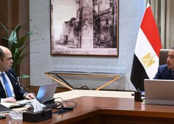 رئيس الوزراء يتابع مع رئيس جهاز حماية المنافسة عددًا من ملفات العمل