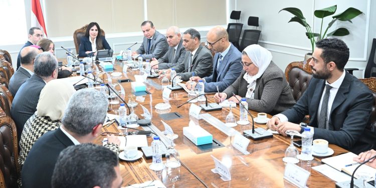 وزيرة الإسكان تبحث إجراءات وآليات طرح وحدات سكنية بنظام الإيجار