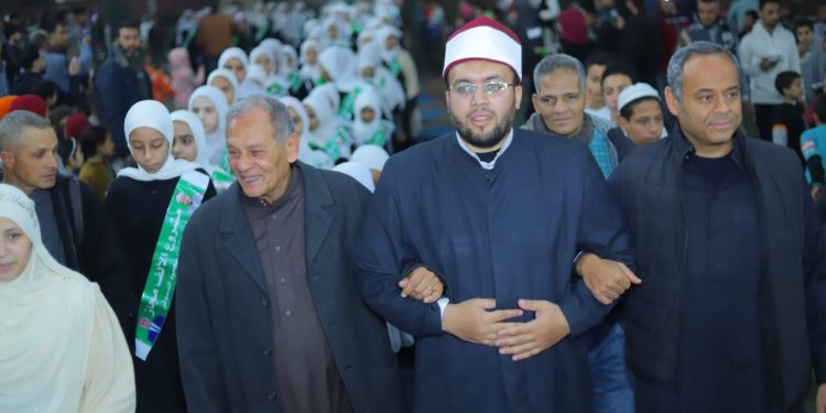 *محمد أنور السادات يشارك في تكريم حفظة القرآن الكريم بمشروع “الألف مُجاز” في نسخته الرابعة بقرية ميت أبو الكوم*