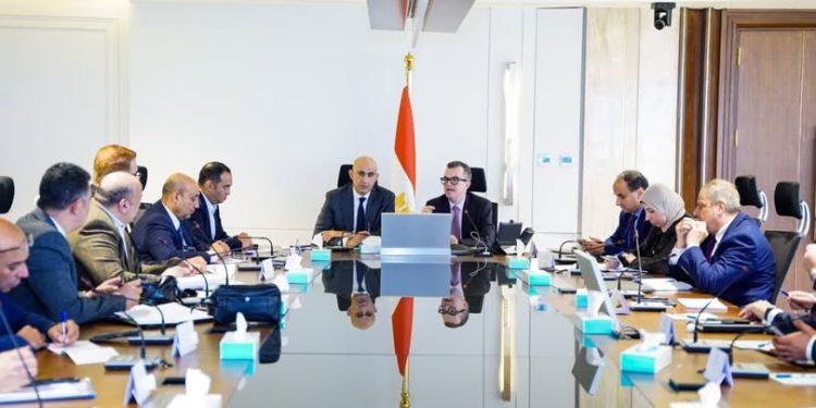 وزيرا التخطيط والتعليم يناقشان الخطة الاستثمارية لتعزيز جهود الدولة في تطوير منظومة التعليم