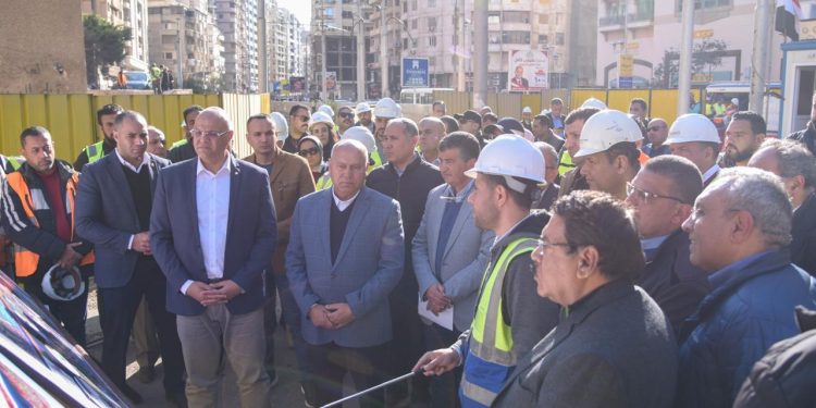 وزير النقل يتابع الموقف التنفيذي لمشروع إعادة تأهيل وتطوير ترام الرمل