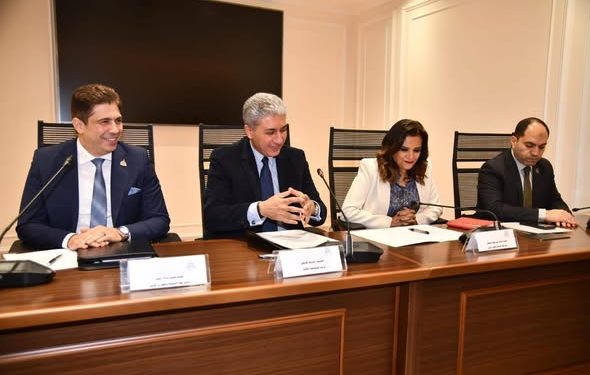 وزير السياحة والآثار يشارك في اجتماع لجنة السياحة والطيران بمجلس النواب