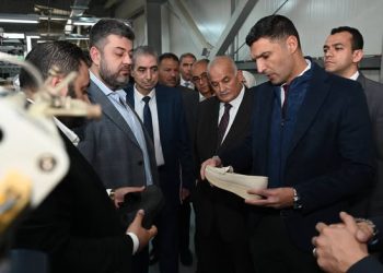 وزير الصناعة يزور مدينة الجلود بالروبيكي لمتابعة سير العمل ويتفقد مدبغتين و3 مصانع
