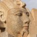 الانتهاء من ترميم رأس تمثال من الجرانيت للملك رمسيس الثاني داخل معبده في أبيدوس