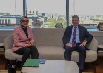 وزير الزراعة ومحافظ الوادي الجديد يبحثان تعزيز التنمية الزراعية والتوسع في المحاصيل الاستراتيجية