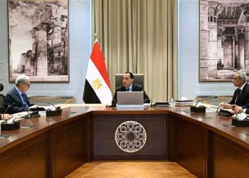رئيس الوزراء يتابع تنفيذ عدد من الملفات الاقتصادية ذات الأولوية