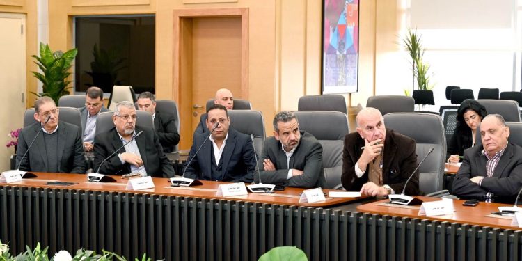 وزير الصناعة يجتمع بمصنعي السيراميك والبورسلين لبحث تحديات القطاع وسبل حلها