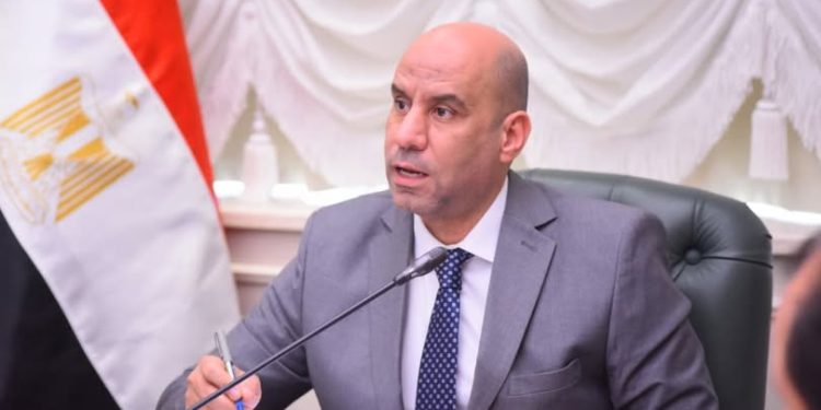 وزارة العمل: حملات تفتيش ميداني جديدة لمتابعة تنفيذ قانون العمل داخل” بيئة لائقة” لصالح “طرفي الإنتاج”