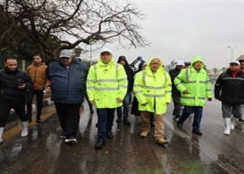 محافظ القاهرة: نشر 137 معدة و24 ألف بالوعة لتصريف مياه الأمطار