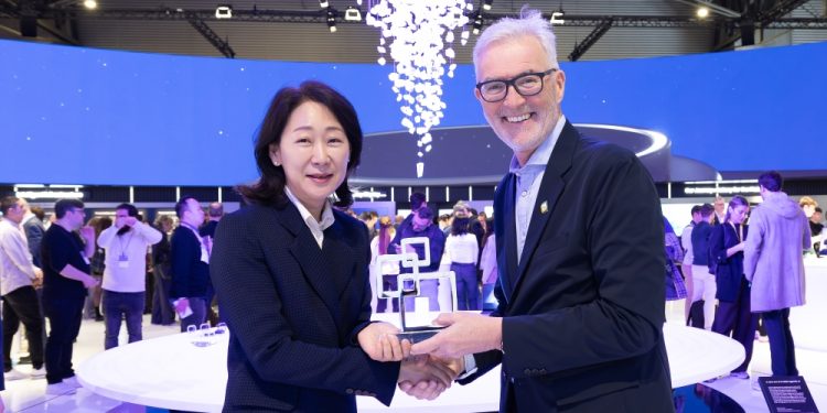 سامسونج Galaxy S26 Ultra يحصد جائزة “أفضل جهاز” ضمن جوائز MWC 2026