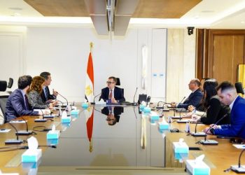 وزير التخطيط يبحث مع البنك الأوروبي لإعادة الإعمار والتنمية دعم استقرار الاقتصاد المصري في ظل التحديات العالمية