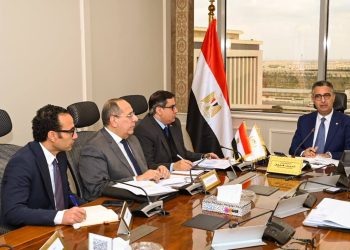 وزير التموين يعقد اجتماعًا موسعًا لمتابعة الاحتياطي الاستراتيجي من السلع والاطمئنان على توافرها بالأسواق