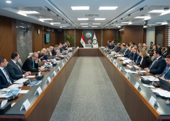 وزير البترول والثروة المعدنية يترأس  الجمعية العامة للشركة المصرية القابضة للغازات الطبيعية