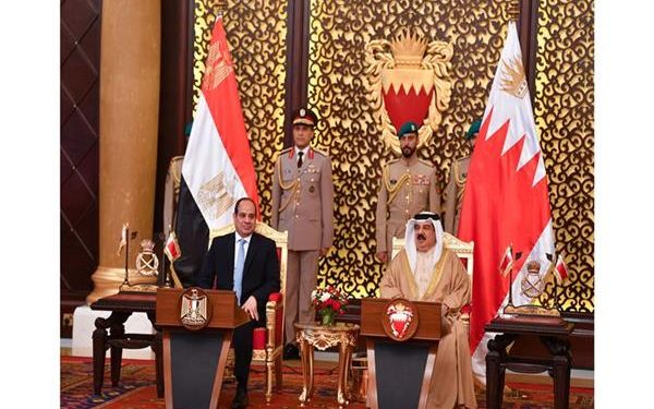 السيسي يلتقي ملك البحرين في زيارة رسمية لبحث العلاقات وتطورات المنطقة