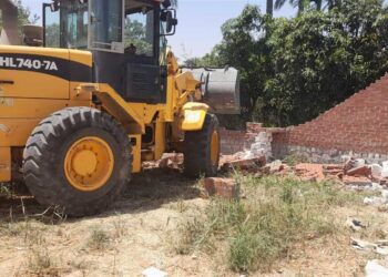 وزير التنمية يتلقى تقريراً عن جهود المحافظات في إزالة التعديات