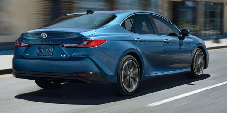 مواصفات وأسعار تويوتا كامري 2025 الجديدة