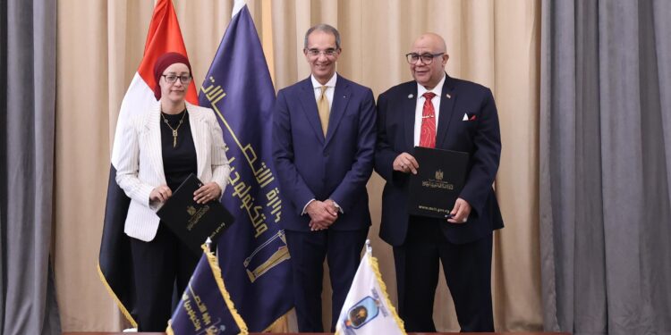 تعاون بين الاتصالات وجامعة الأقصر لإنشاء مركز إبداع مصر الرقمية