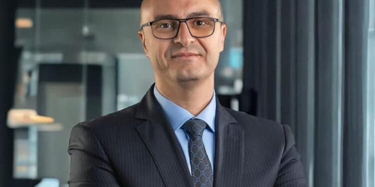 تنظيم الاتصالات يعلن عن أوقات العمل الصيفية لشركات المحمول