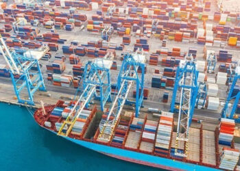 بضائع من الموانئ