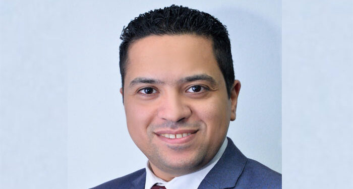 “محمد رضا ” رئيساً لقطاع الموارد البشرية بالشركة القابضة لمصر للطيران