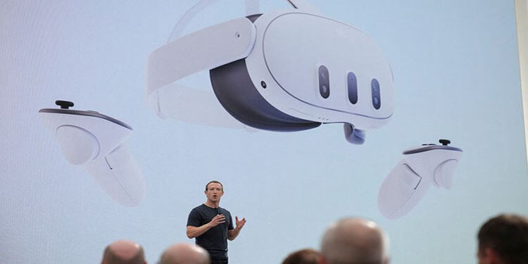 “ميتا” تتيح نظام تشغيل نظارة الواقع الافتراضي “كويست” للمنافسين